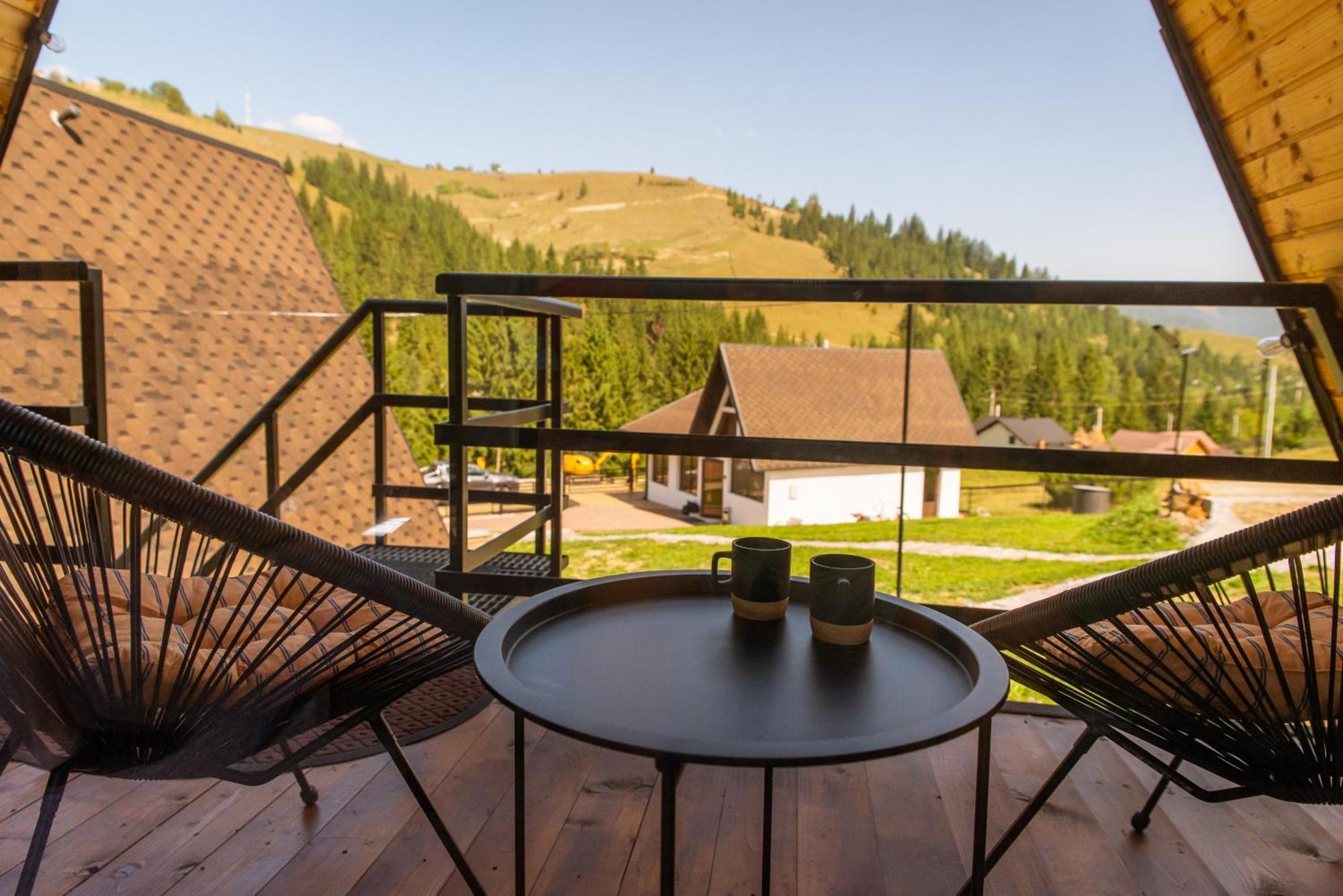 Hotel A Pisc Vatra Moldoviţei Esterno foto